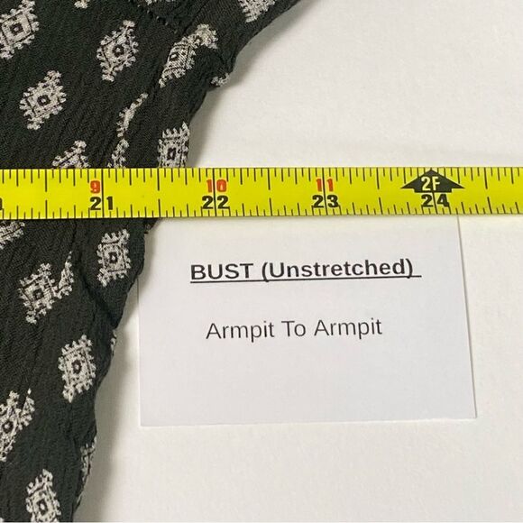 Angie Boho Casual Mixed Media Popover Roll Tab Sleeve Blouse Women's Size Small - Picture 14 of 15